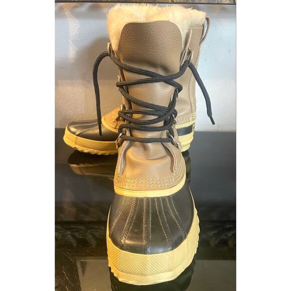 SOREL Manitou Made In Canada Tan Boots Women’s Duck Boots w Wool Liners Size 5 - Picture 9 of 12